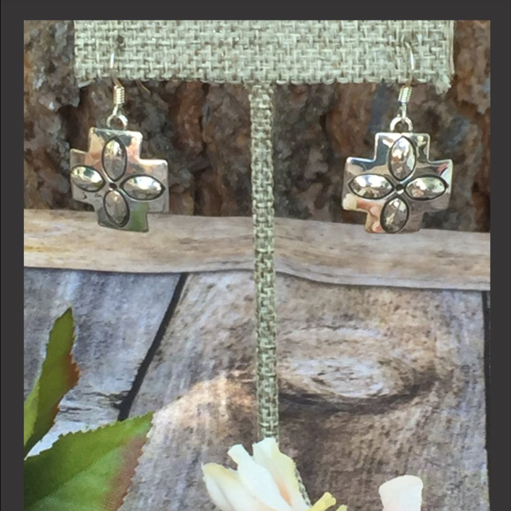 🆕❤️Elvira Chavez Sterling Earrings
